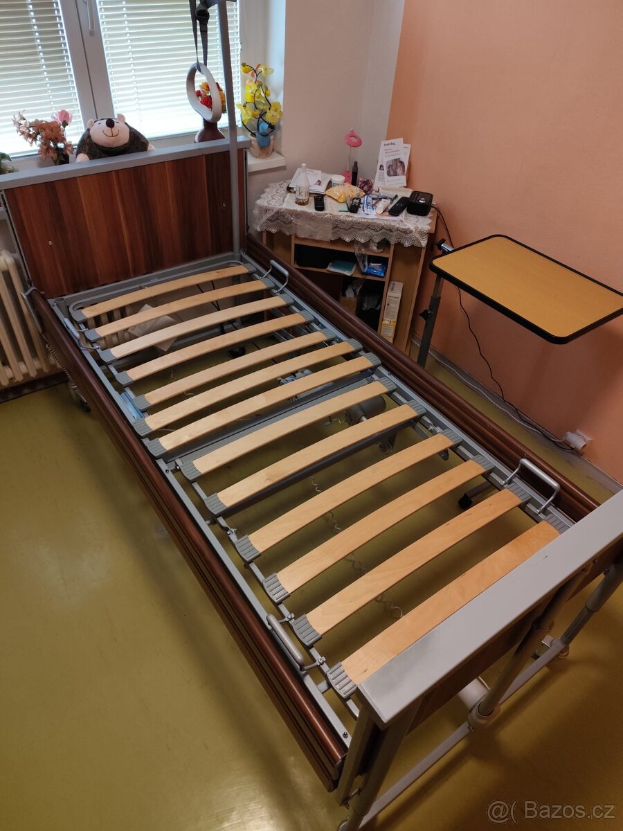Prodám zdravotní polohovací postel BOCK Domiflex 2 + matrace