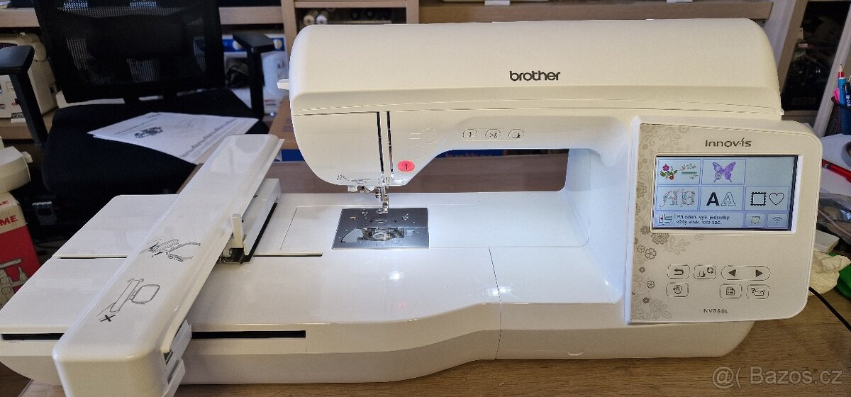 Vyšívací stroj Brother NV880E