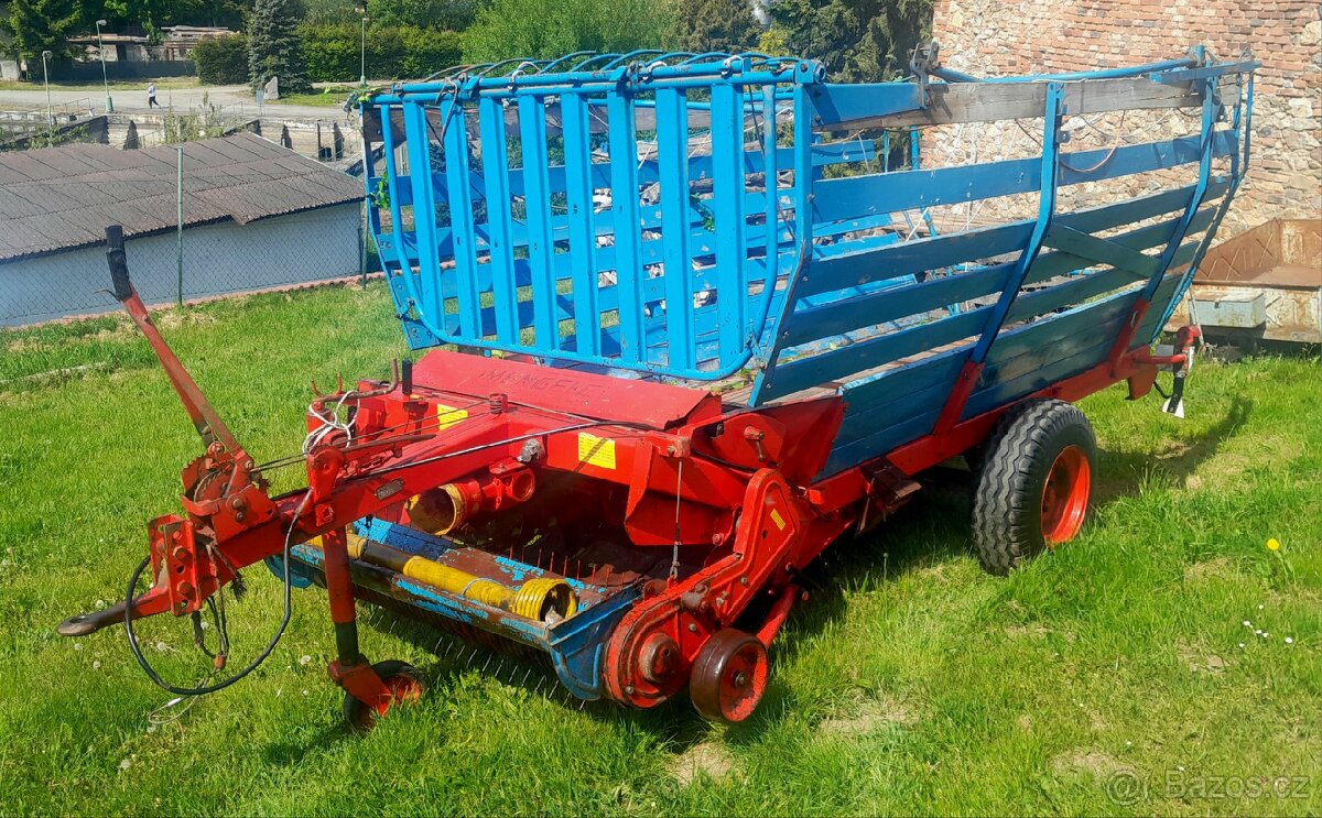 Sběrací vůz na zelené krmení