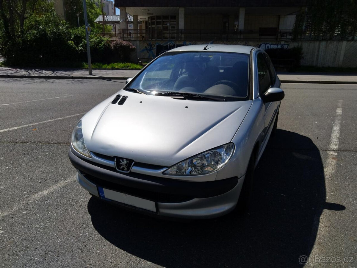 Peugeot 206, 1.1 benzín + LPG (nová nádrž)