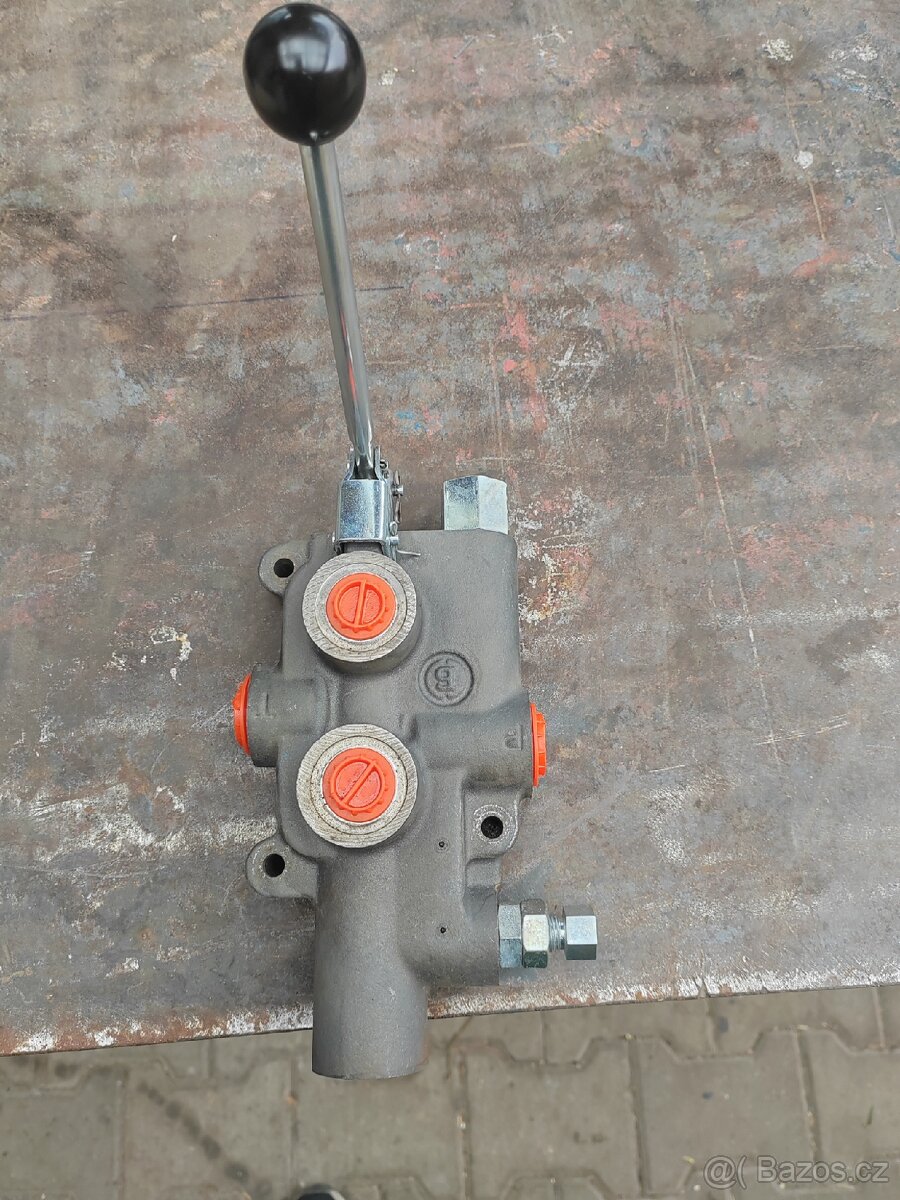 Hydraulický rozvaděč