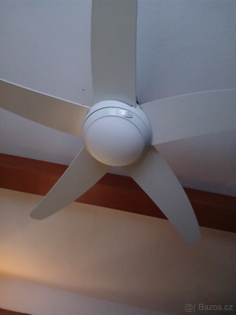Stropni ventilátor na ovladani