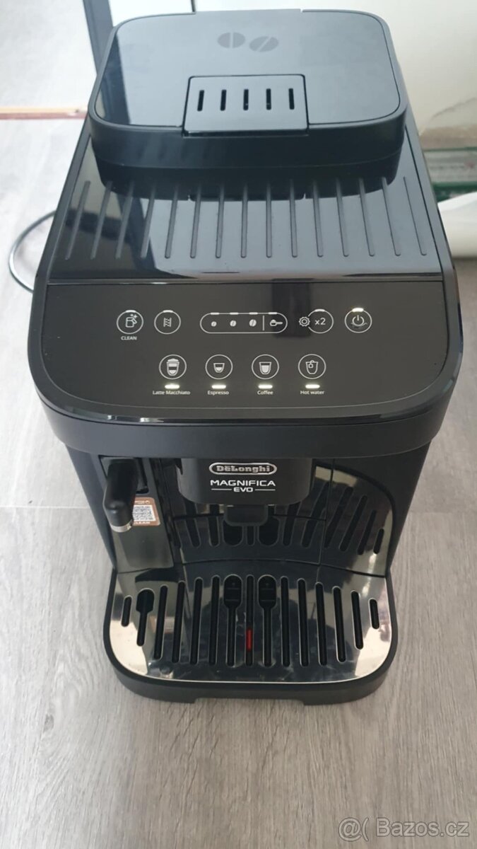 Prodám kávovar De'Longhi Magnifica Evo Milk ECAM290.51.B