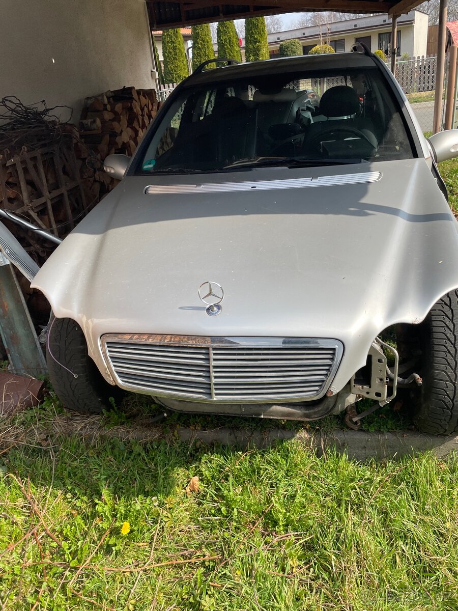 Kapota w203
