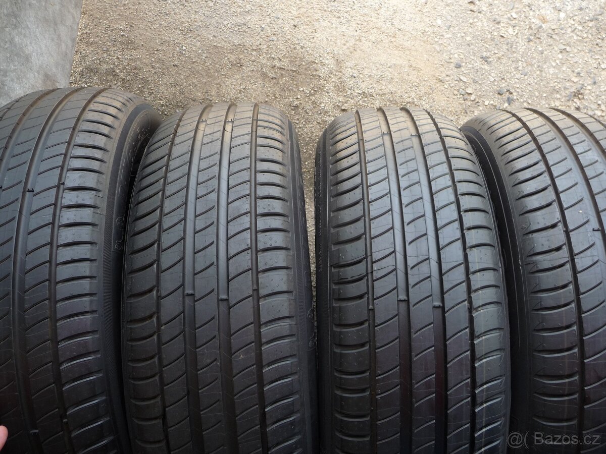 Letní pneu. MICHELIN PRIMACY 3 - 215/65/17