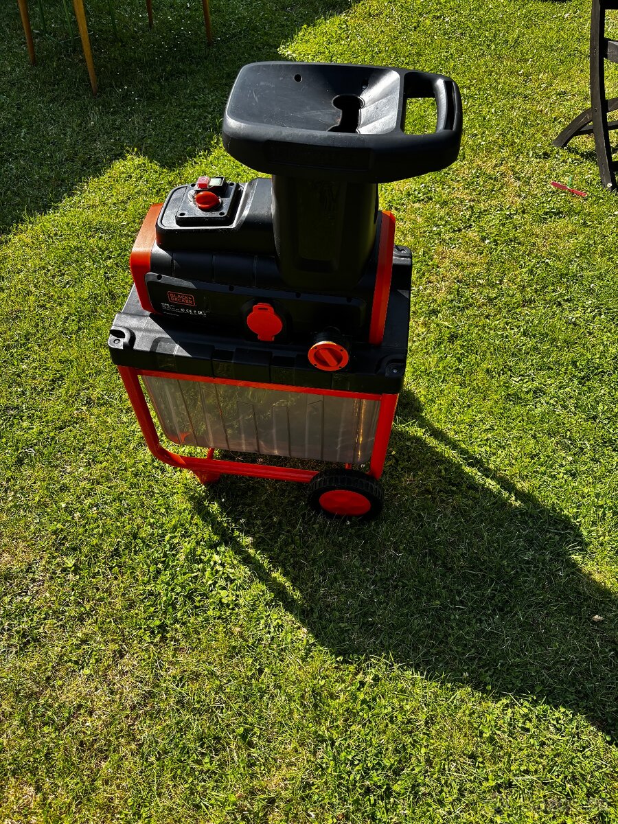 Black&Decker drtička větví,štěpkovač