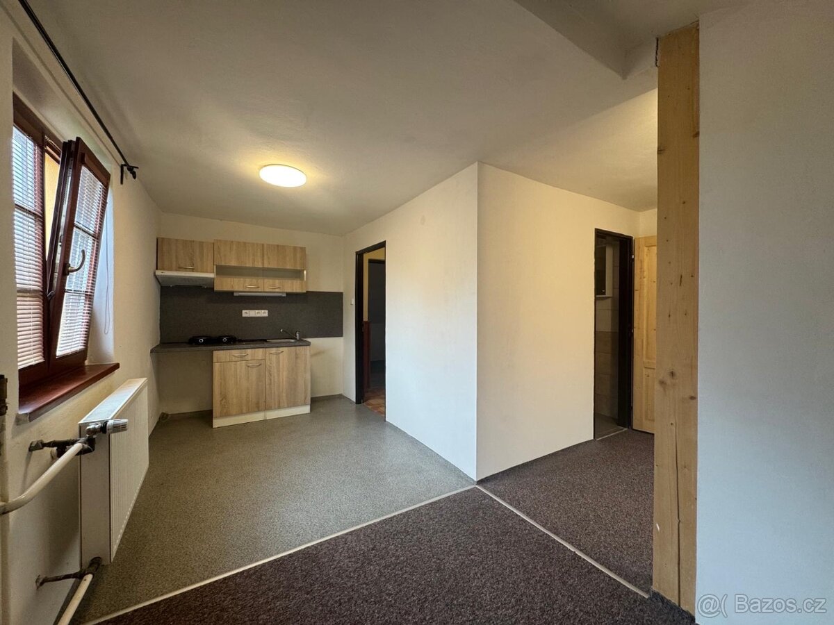 ✨ Pronájem bytu 2+kk (34 m²) – Bulhary, 2. NP