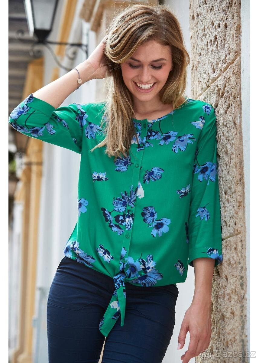 Lehoučká letní halenka 42/44