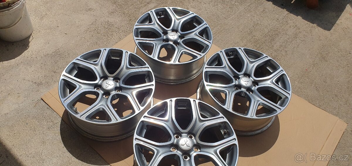 Mitsubishi outlandet 5x114,3 r18  eclipse cross asx kia mazd