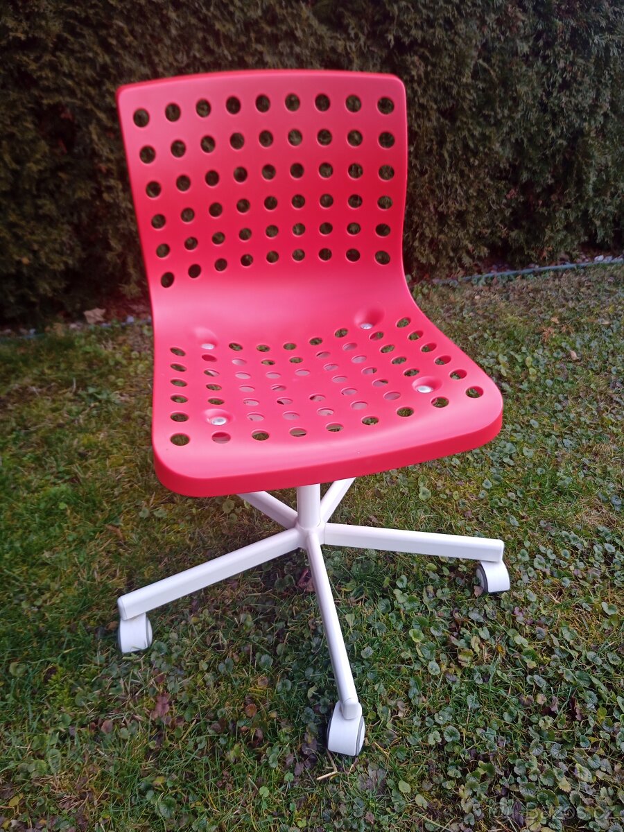 Otočná židle IKEA