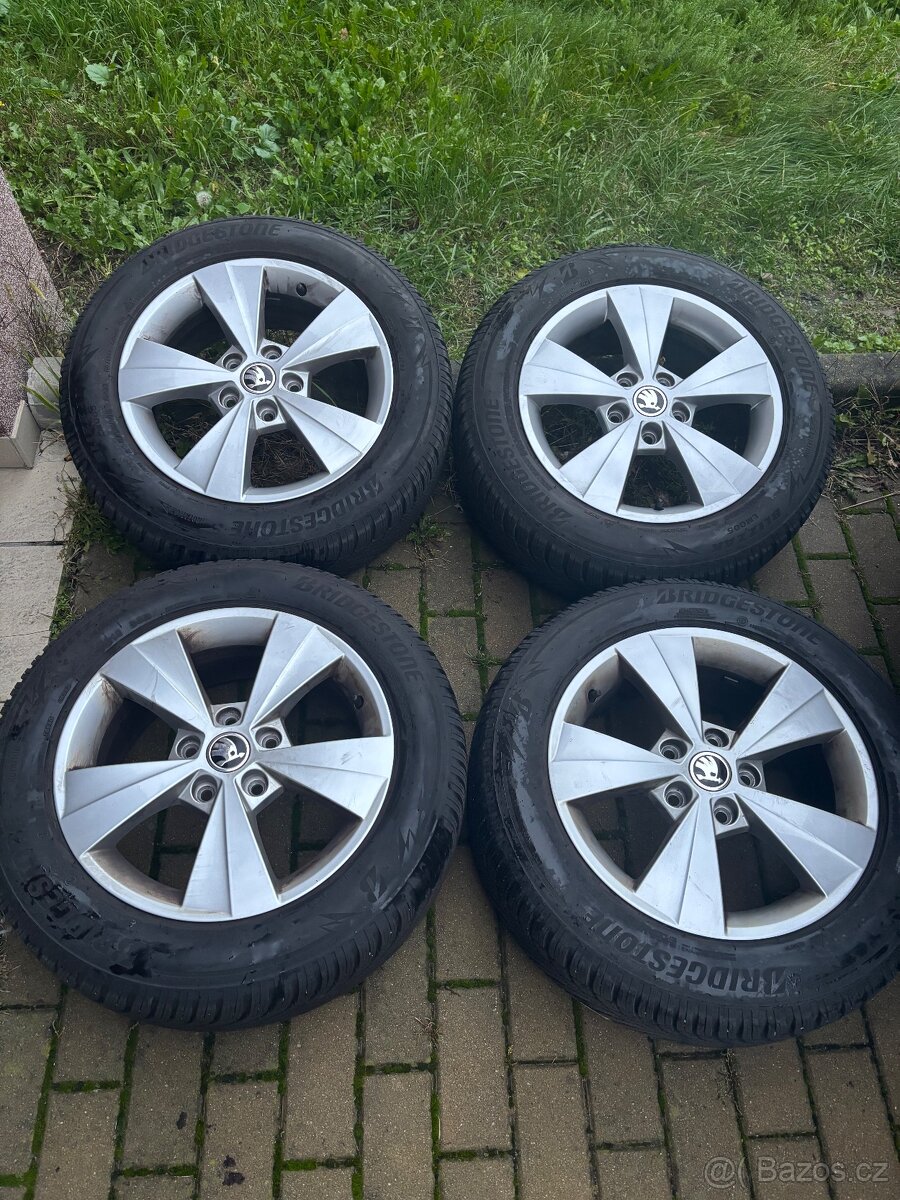 Zimní komplety R16