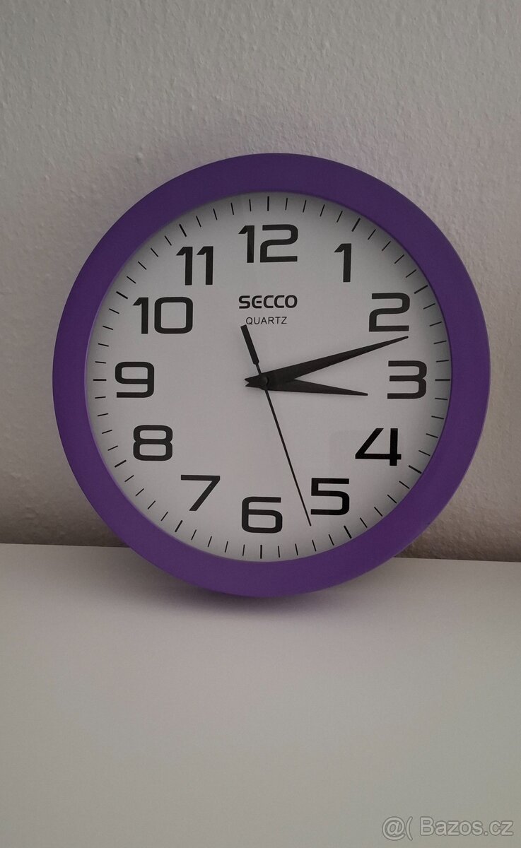 Nástěnné hodiny