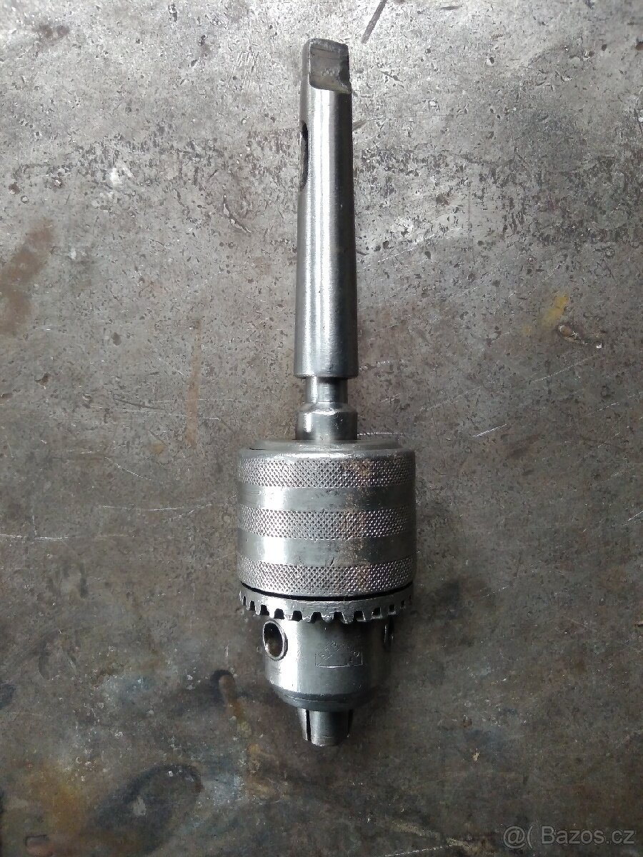 Hlavičky do strojní vrtačky nebo soustruhu.