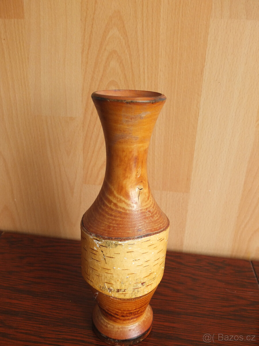 Váza z březového dřeva