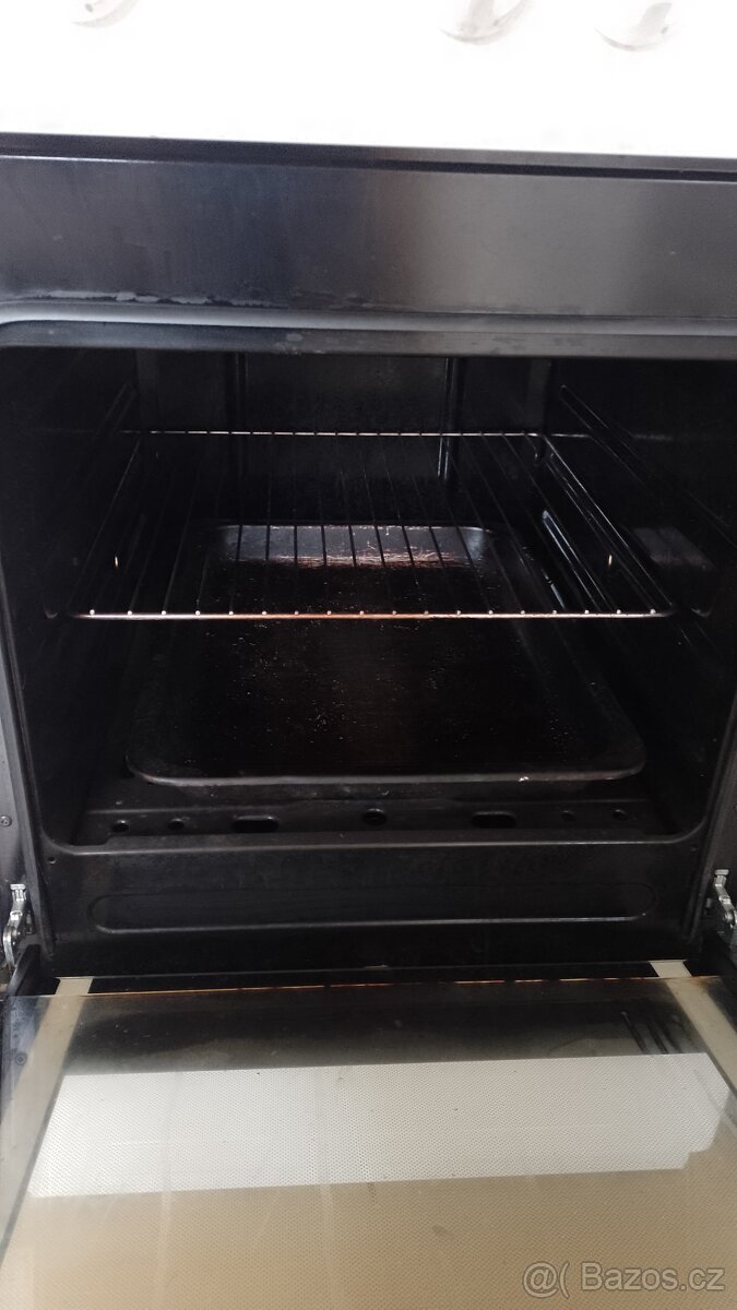 Prodám plynový sporák za1000 kč