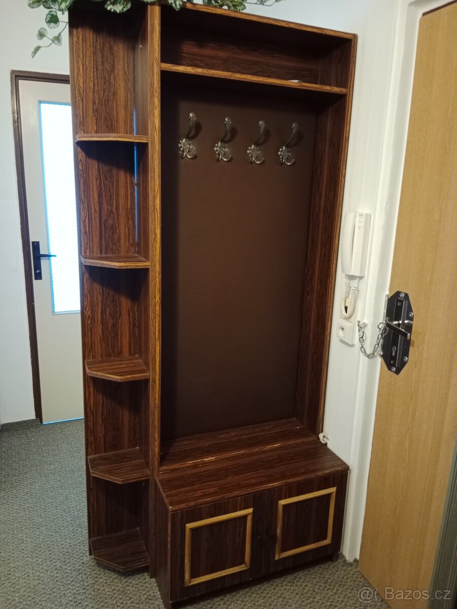 Předsíňová stěna