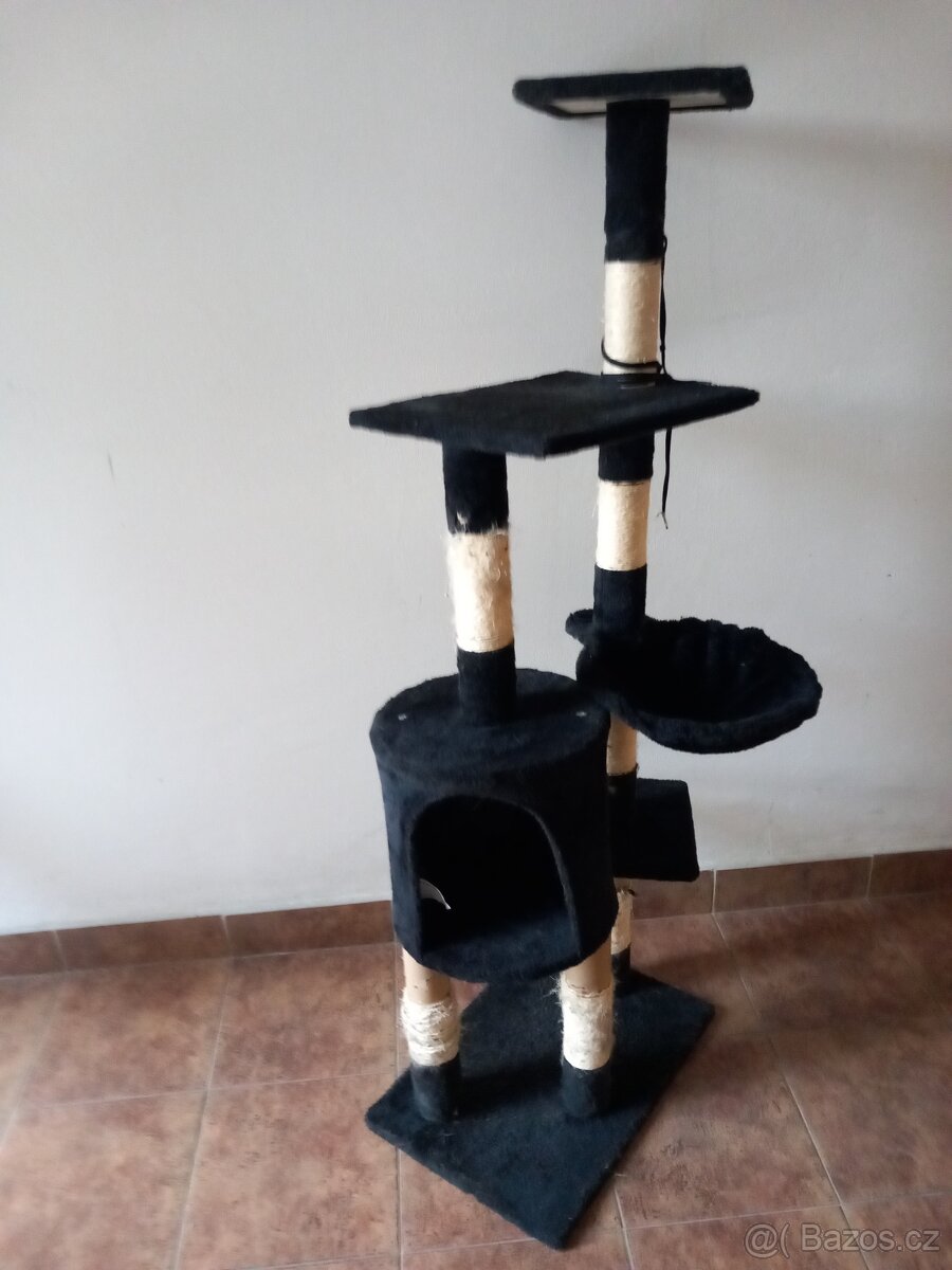 Kočičí strom ,škrabadlo
