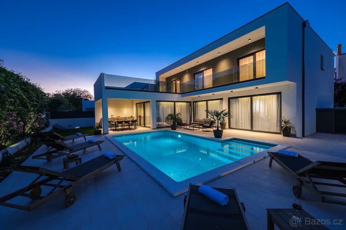 Chorvátsko dizajnová Vila s bazénom a wellness