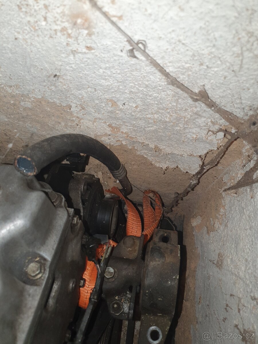 Nissan Almera N16 1.5 Motor s převodovkou nastrojen