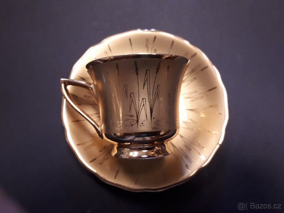 Starožitné šálky na moc a kávu