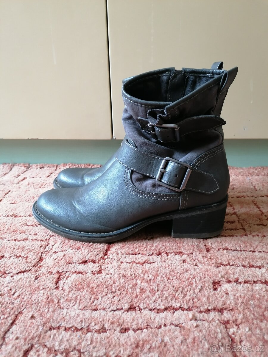 Dámské hnědé kotníkové boty vel. 39