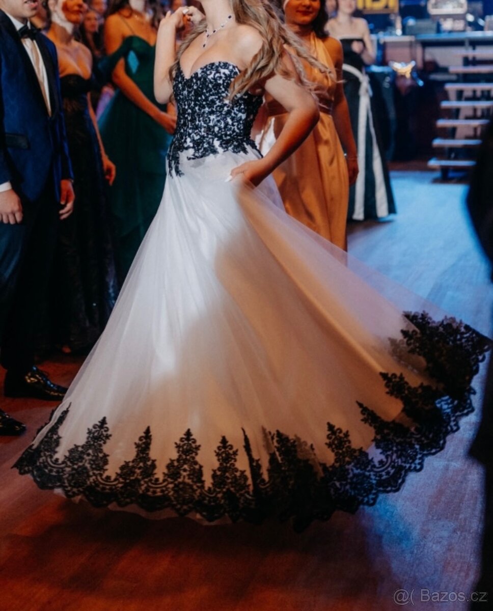 Maturitní šaty (plesové)