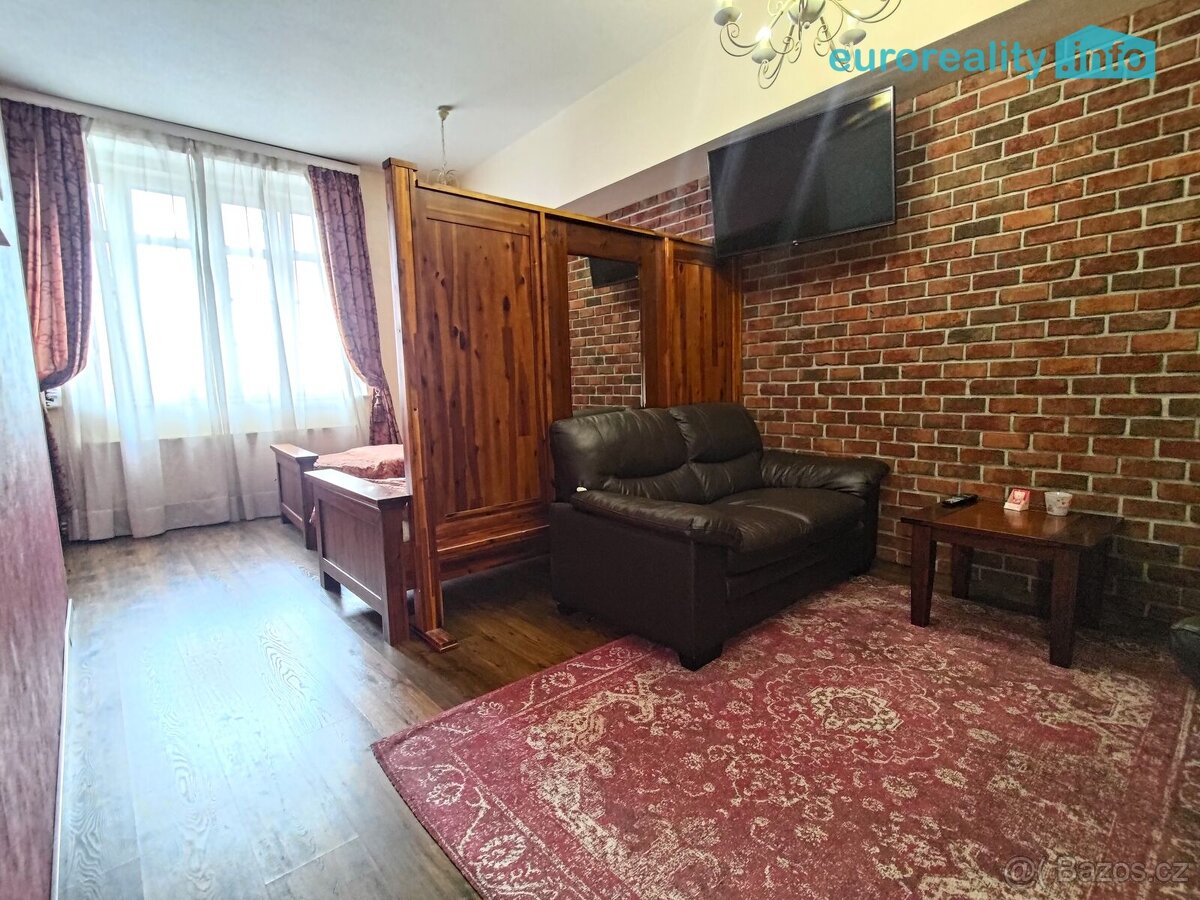Pronájem, apartmán 2+1, 80 m2, Plzeň - město, ul. Zbrojnická