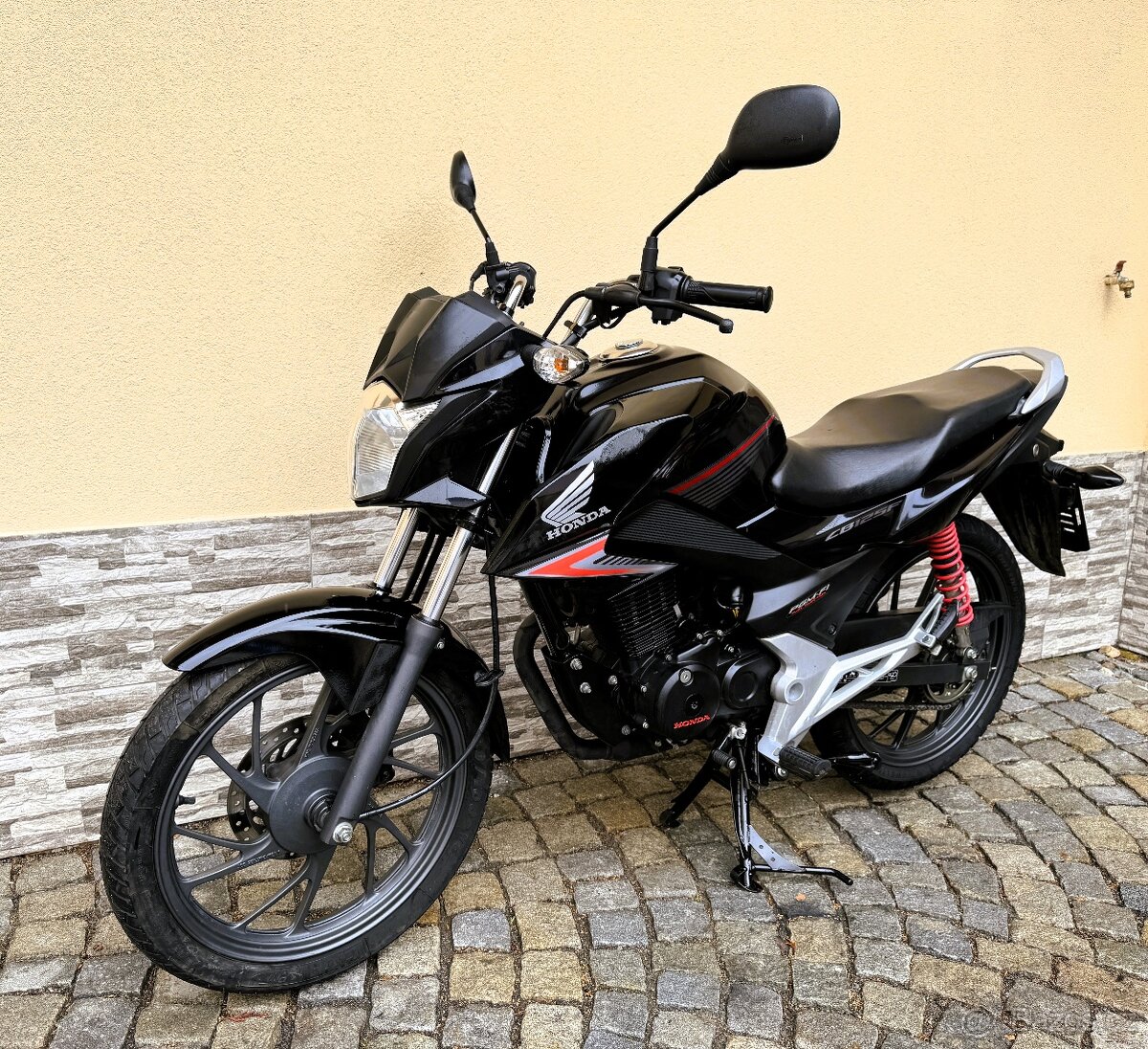 Honda CB 125F