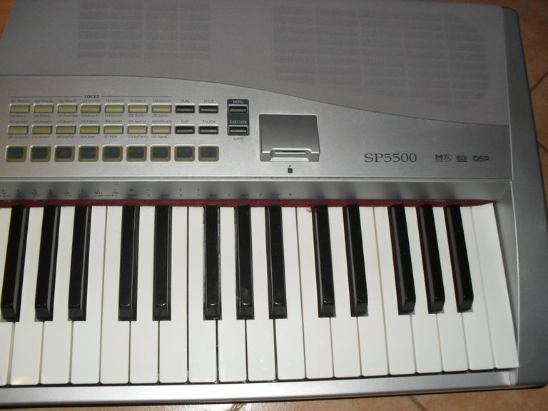 Digitální piano SP-5500 na díly