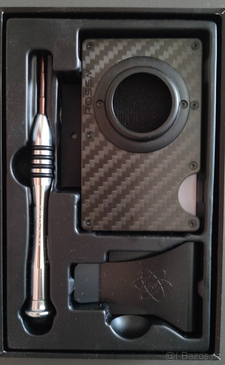 Peněženka ROSSM Airtag Carbon