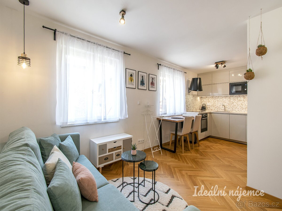 Pronájem bytu 1+kk, Černomořská, Vršovice, 21900 Kč/měs, 40