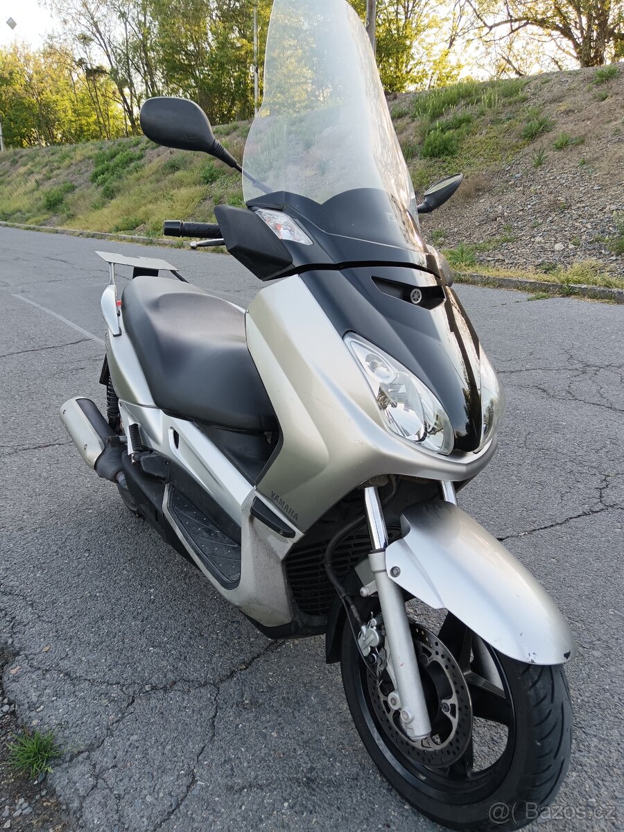 Yamaha X-max 250