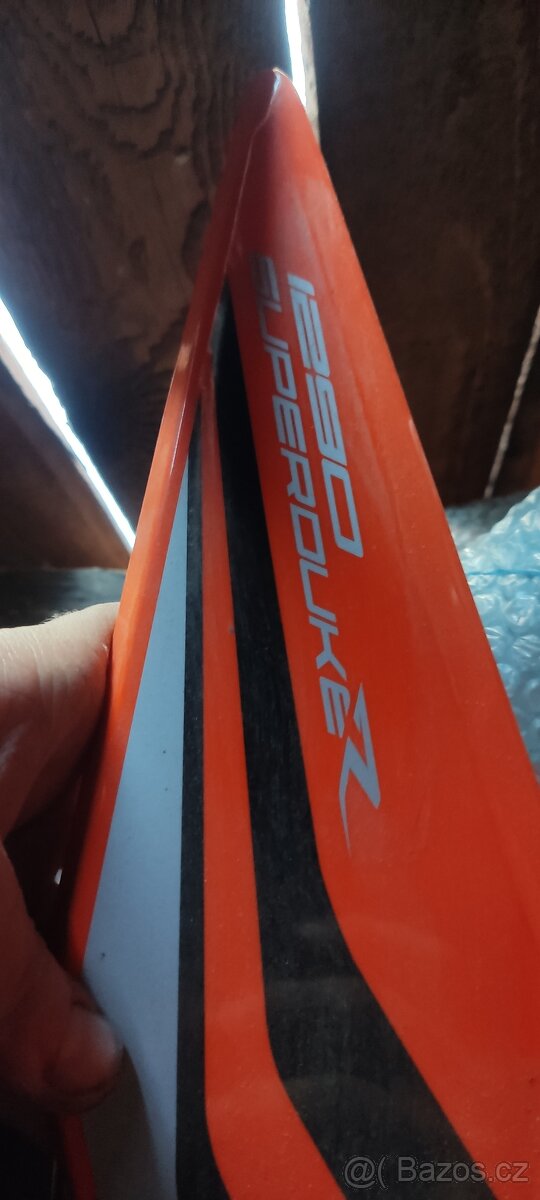 KTM 1290 Super Duke r 2022 levý plast nádrže