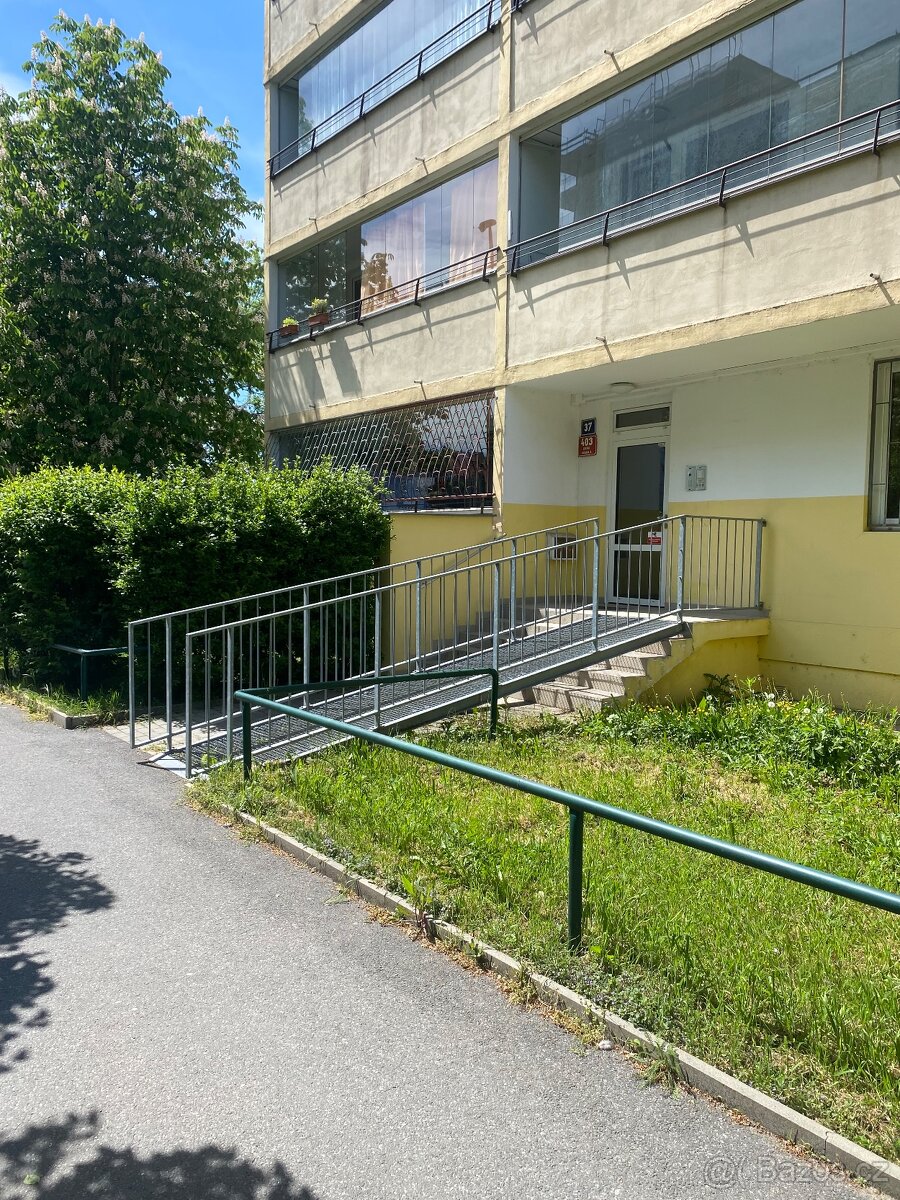 Jedinečný podnájem 3+kk v srdci zeleně Prahy 4 – Lhotka