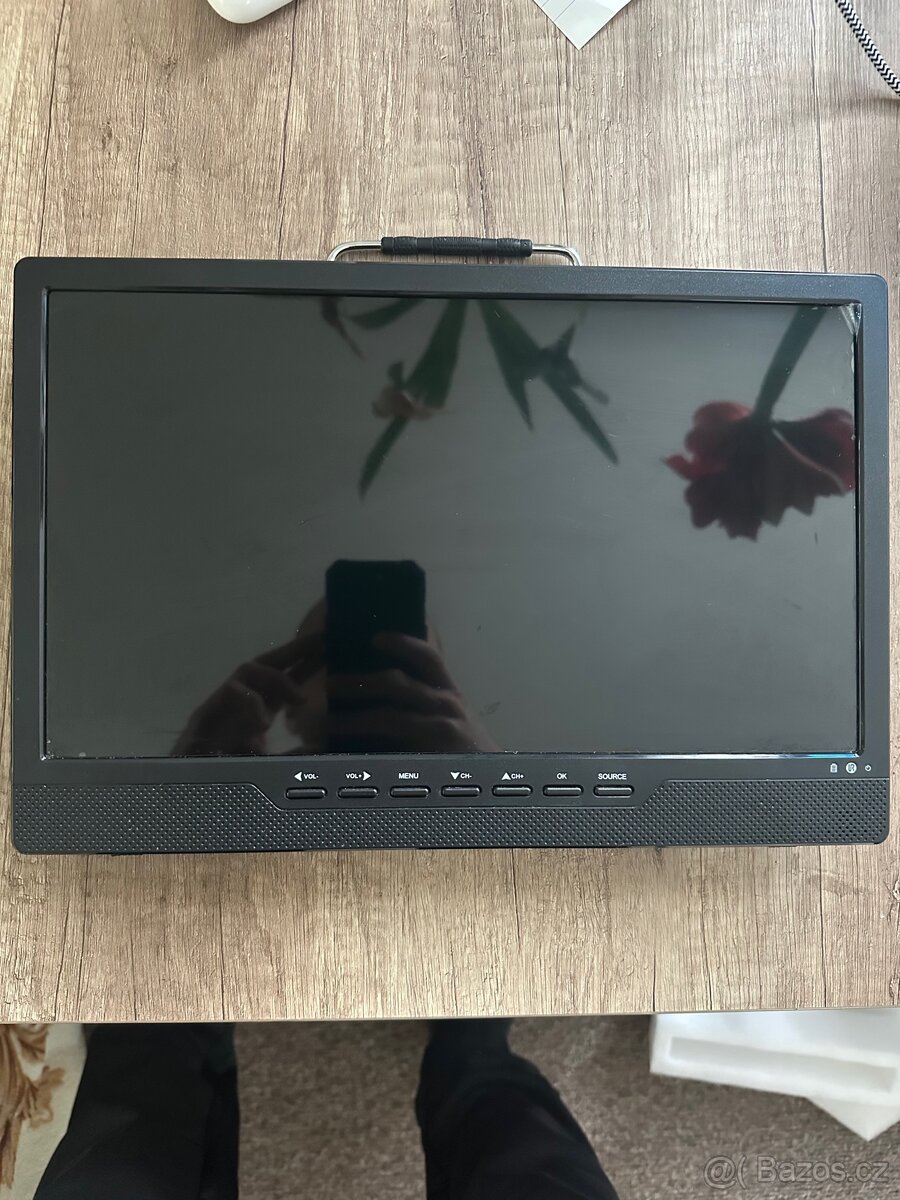 TELEVIZE DO AUTA 12V, 14"