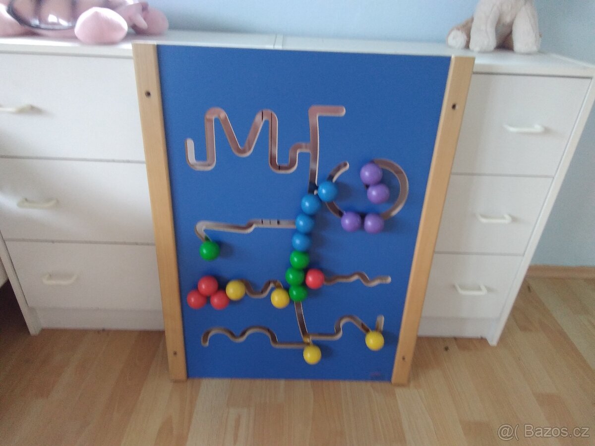 Hrací deska na zeď