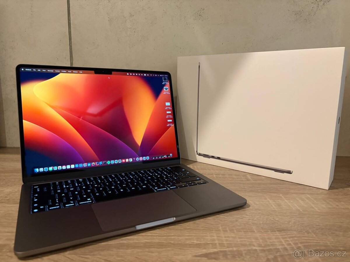 Macbook Air M3 13" - 16/256 - vesmírně šedý