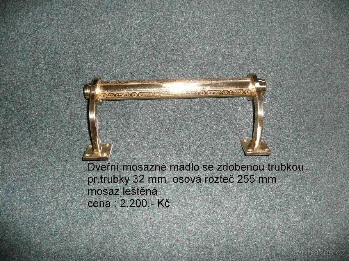 Dveřní mosazné madlo se zdobenou trubkou
