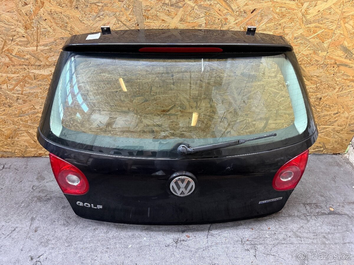 Zadni pate dvere Vw Golf 5 cerne