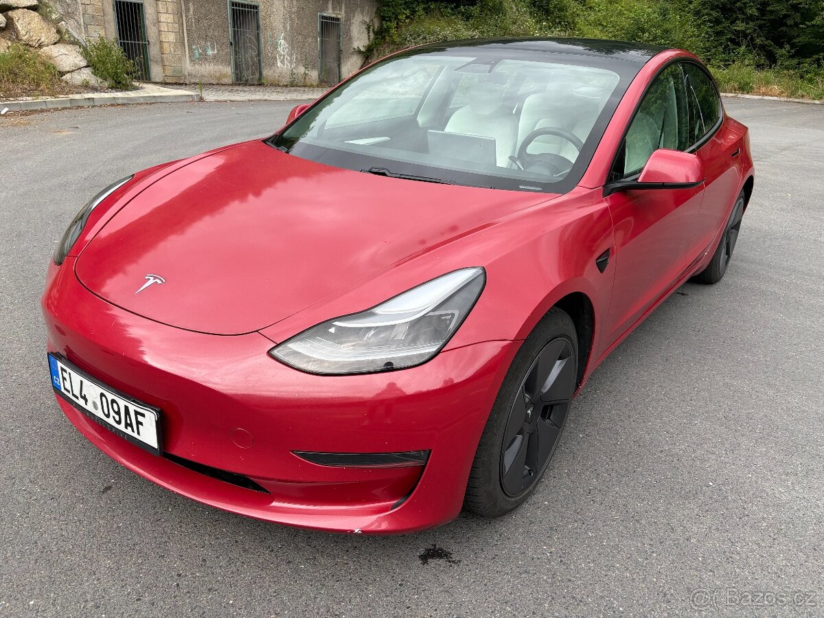 Tesla Model 3 MY21 refresh, bílý int. Long Range SoH 91%