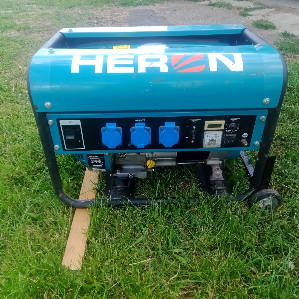 elektrocentrála 220V