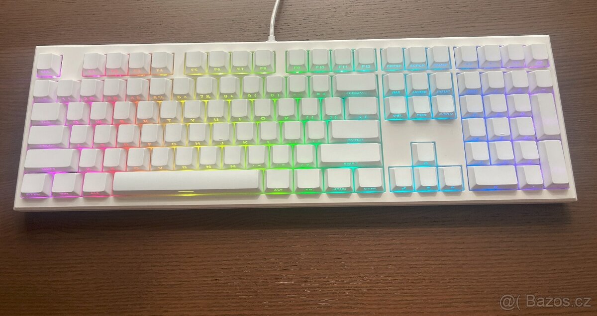 Custom mechanická klávesnice – hot-swap & RGB,tri-mode