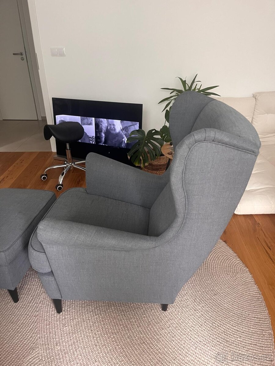 Křeslo Ušák IKEA Strandmon