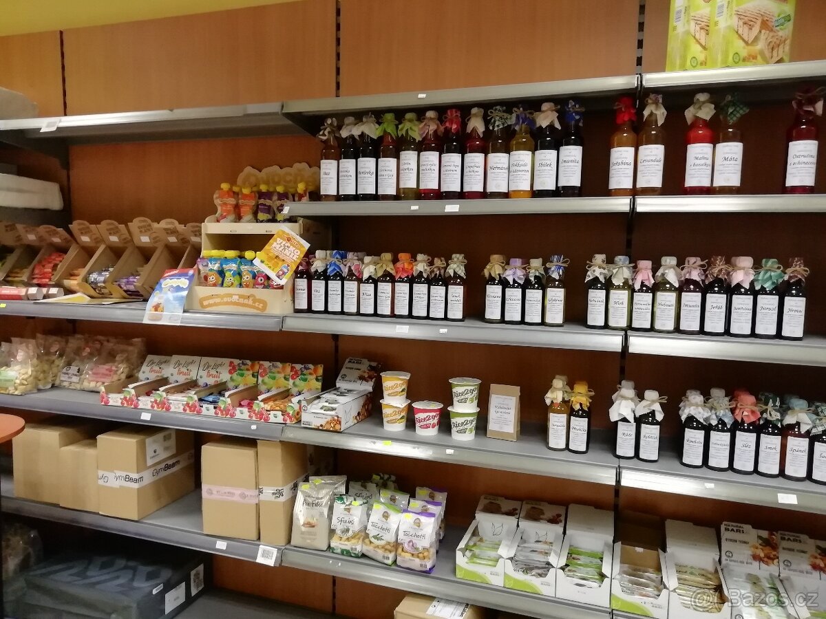 Regály a prodejní pulty