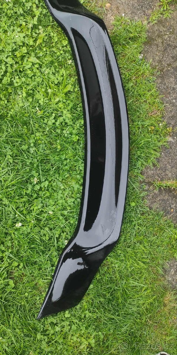 Zadní křídlo (spoiler) – 130 cm, černý lesk