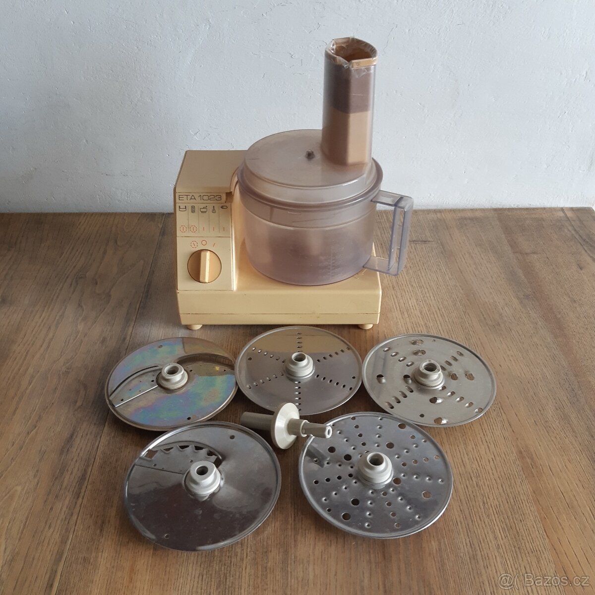 retro kuchyňský robot ETA 1023 s příslušenstvím