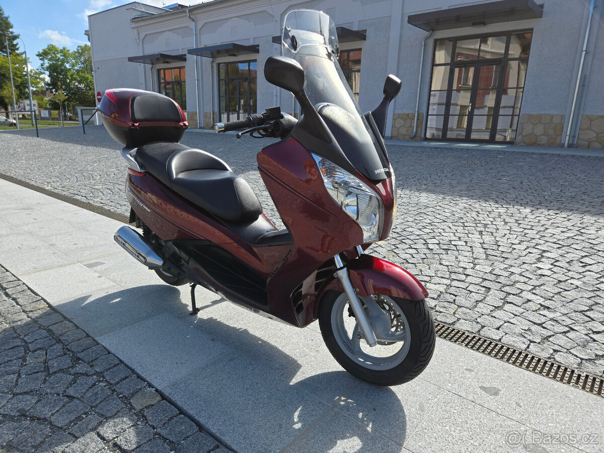 Honda FES 150 Swing ČR