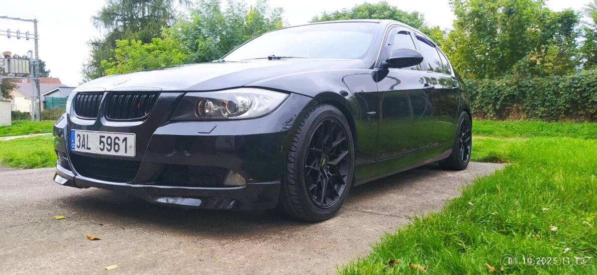 BMW E90 325i 160kW šestiválec + LPG