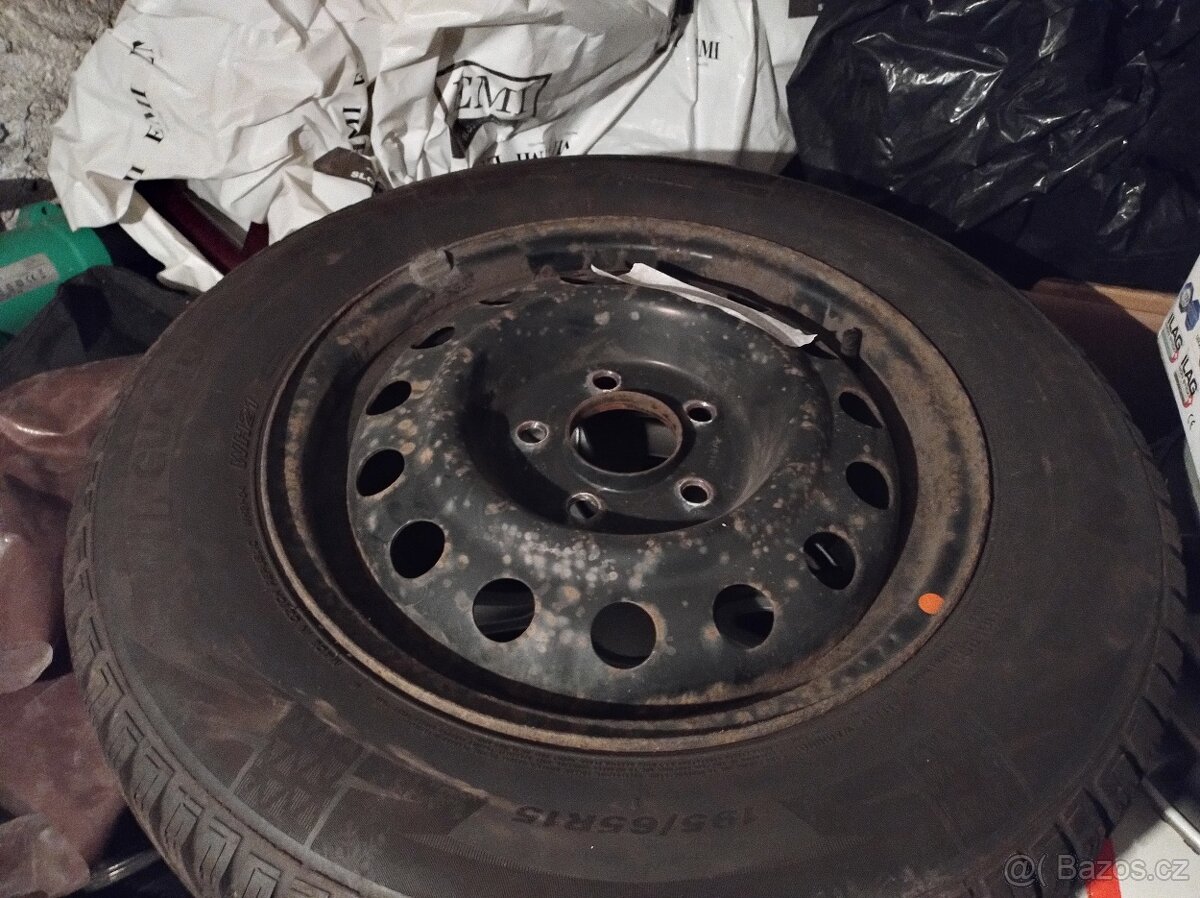 Zimní pneu 195/65/15
