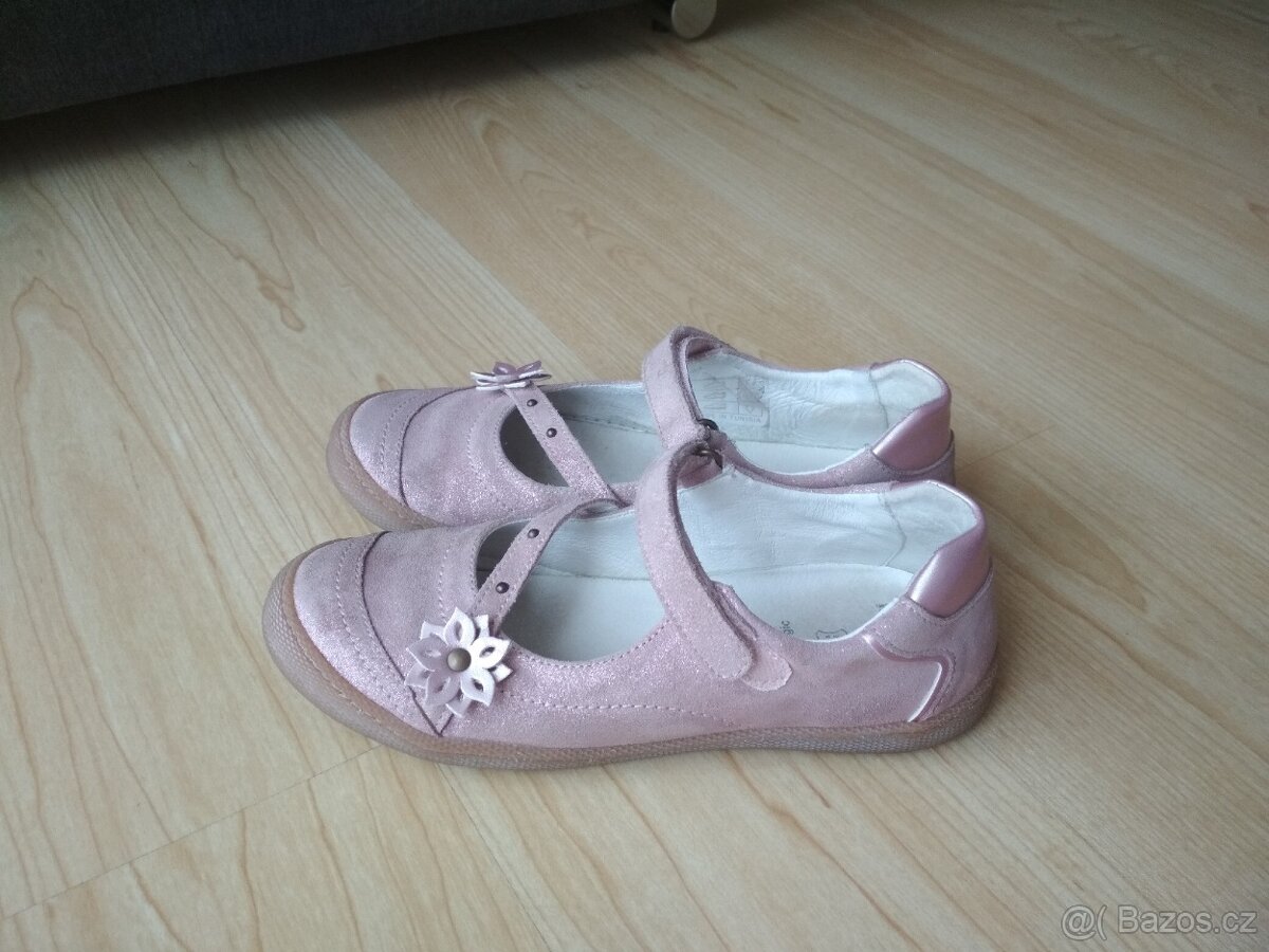 Dívčí boty zn. Primigi, vel. 35